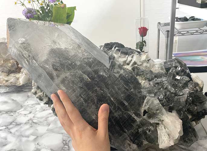 40kg パキスタン・スカルドゥ産 特大トルマリンインクォーツクラスター