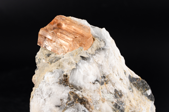 高品質 パキスタン・カトラン産 インペリアルトパーズ 母岩付き原石