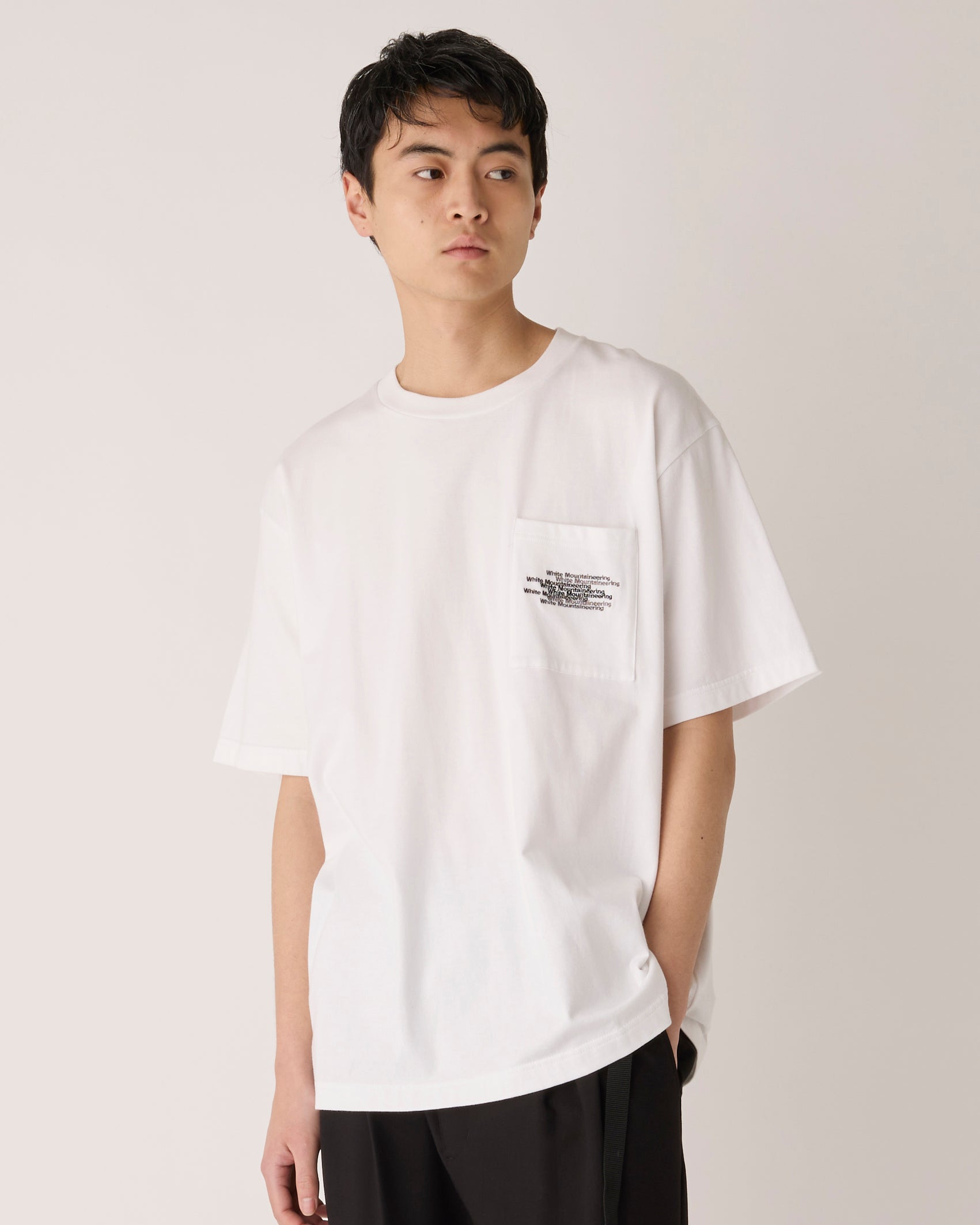 ホワイトマウンテニアリング】MULTI LOGO POCKET T-SHIRT – GQ SHOP