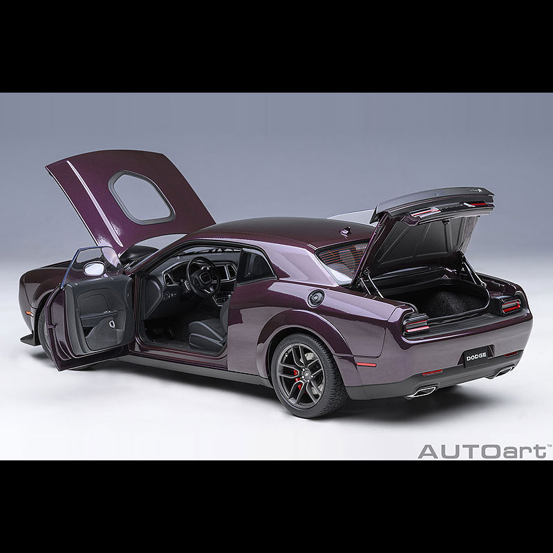 GAZOOショッピング DODGE CHALLENGER R／T SCAT PACK WIDEBODY（1／18