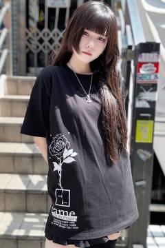 アルルカンのフロントマン 暁とKAVANE Clothingのコラボレーション