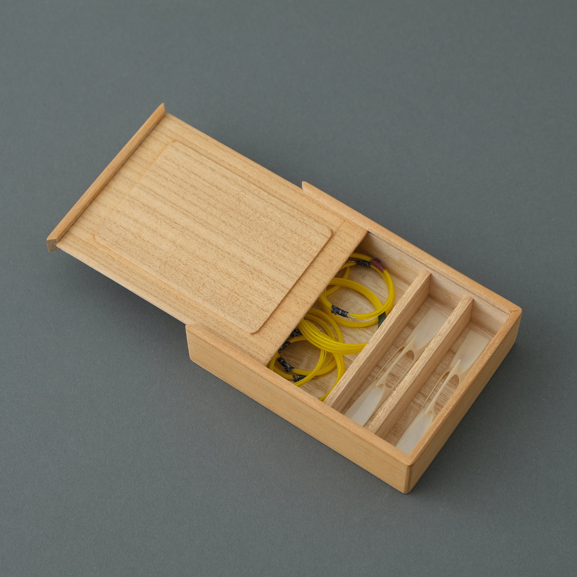 桐糸駒入れ ｜ 三味線専門店菊岡まつ乃公式ショップ