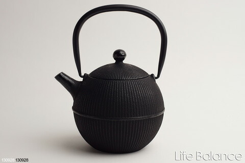 楽天市場】南部鉄器 南部鉄瓶 直火用0.7L 南部宝星堂 及春鋳造所 千筋