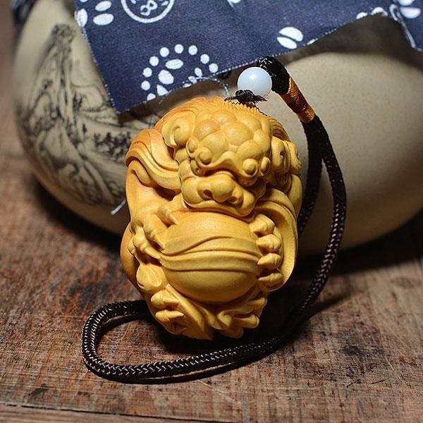 楽天市場】黄楊 ツゲ 木彫り 貔貅 ヒキュウ ペンダント 根付 提物 高級