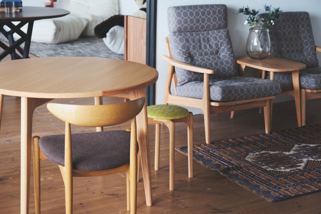 マルニ60プラス ラウンドテーブル (直径100cm 樹種ウォールナット