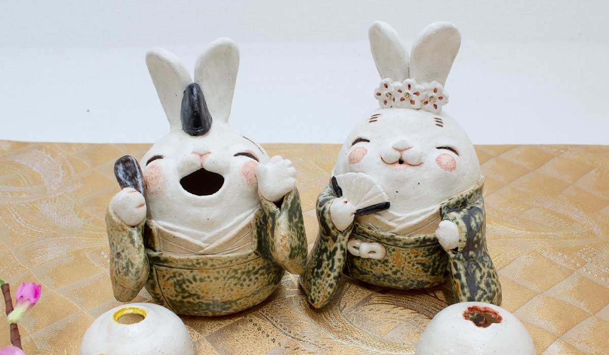 和雑貨 四季彩堂 オンラインショップ / 常滑焼 陶人形 うさぎ雛(中)