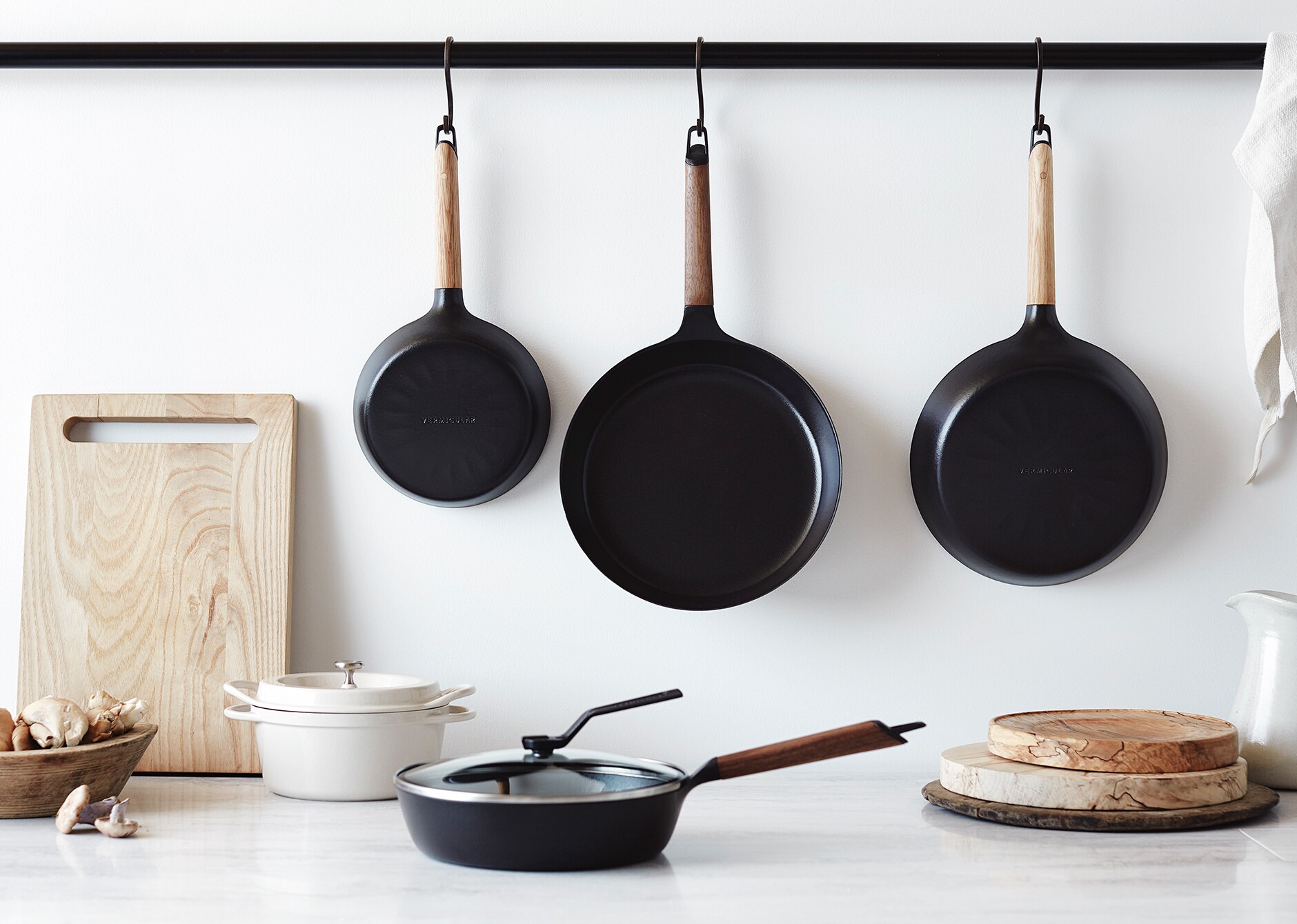 フライパン 24cm DEEP[オーク］ | バーミキュラ公式オンラインショップ