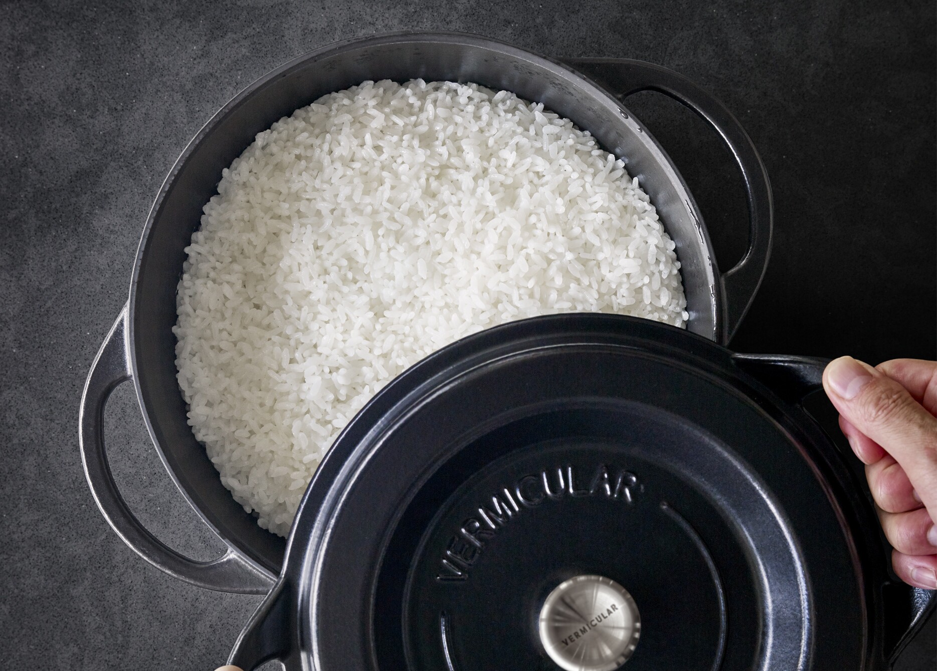 オーブンポット 1 22cm[マットブラック］ | バーミキュラ公式