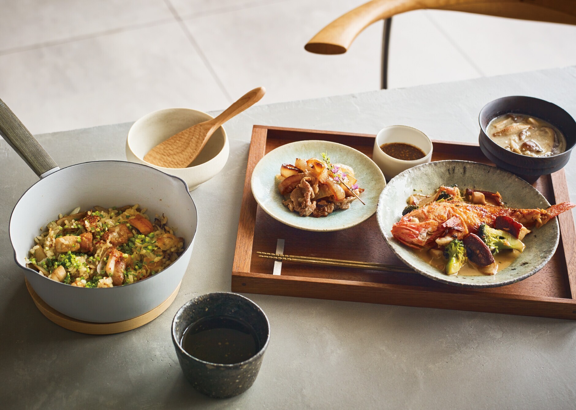 バーミキュラ ユキヒラ 18cm[オイスターグレー］ | バーミキュラ公式