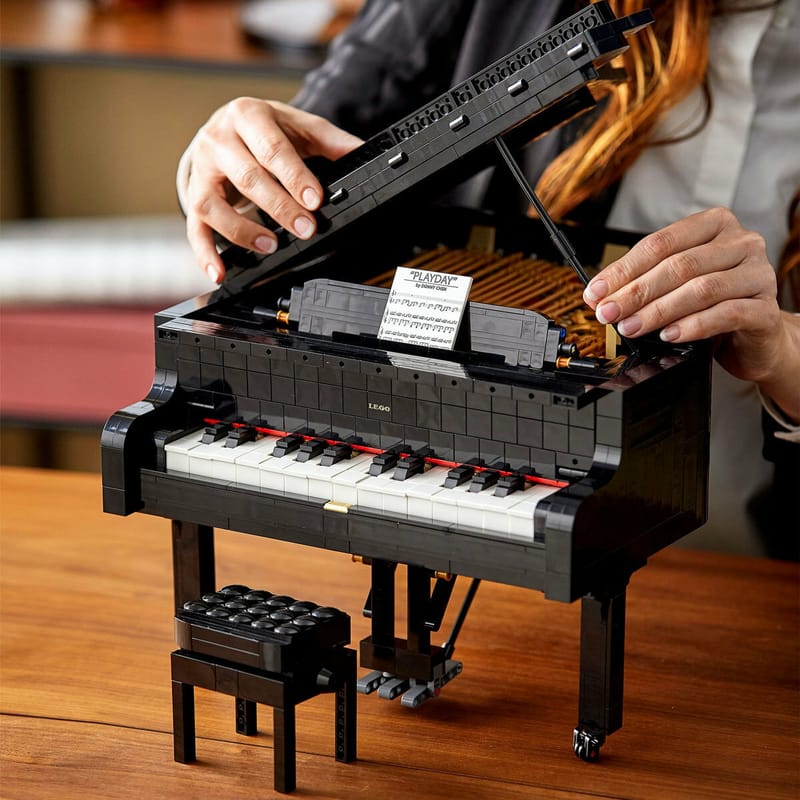 21323 Grand Piano
