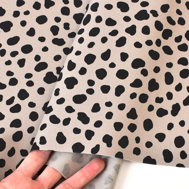 生地 つや消し ラミネート ダルメシアン □ ツイル 布 おしゃれ 犬