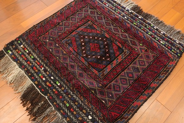 手織りキリム ＆ 絨毯 アフガニスタン産 マシュワニ族作 115×112cm