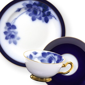 大倉陶園 【大倉陶園公式 オンライン】 ブルーローズ （8011） 梅型