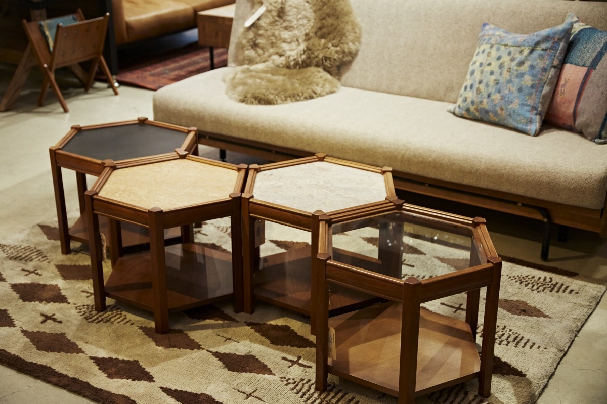 ACME Furniture（アクメファニチャー） BROOKS HEXAGONTABLE ベージュ