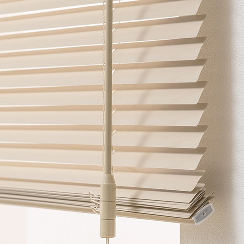 オーダー アルミブラインド／見た目も操作もすっきりしたマルチポール