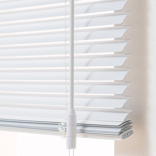 オーダー アルミブラインド／見た目も操作もすっきりしたマルチポール
