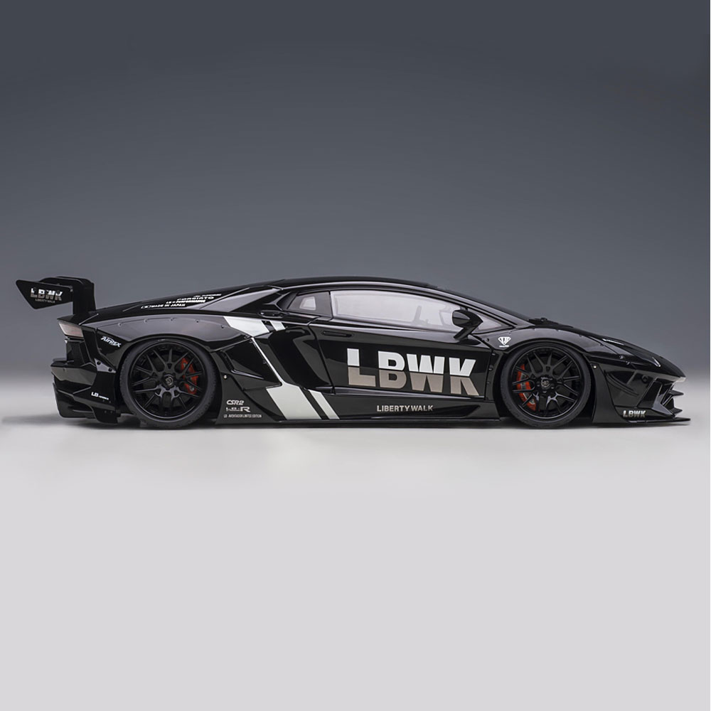 Lamborghini（ランボルギーニ） ミニカー 1/18 アヴェンタドール