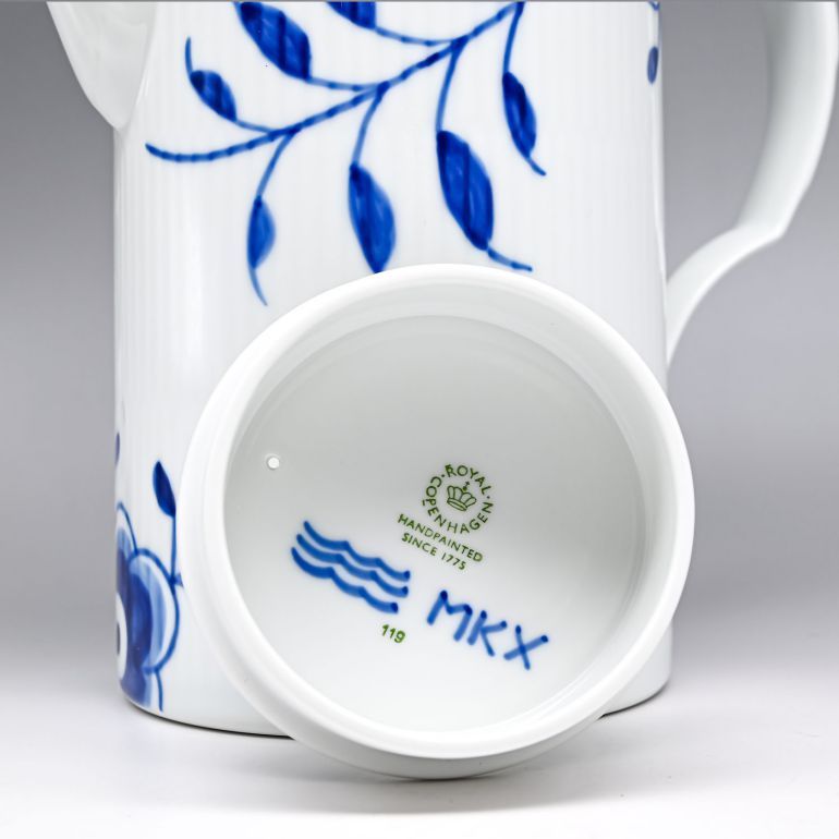 ROYAL COPENHAGEN（ロイヤルコペンハーゲン） ブルーフルーテッド メガ