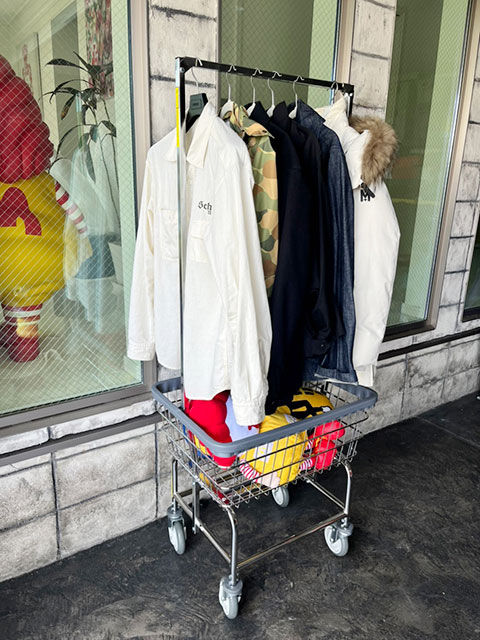 R&B ワイヤープロダクツ社 アメリカの業務用ランドリーカート （ダブル