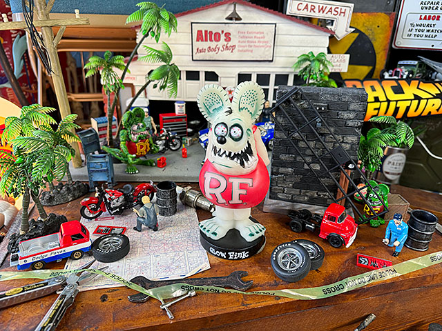 RAT FINK（ラットフィンク） ファンコ ボビングヘッド （蓄光モデル