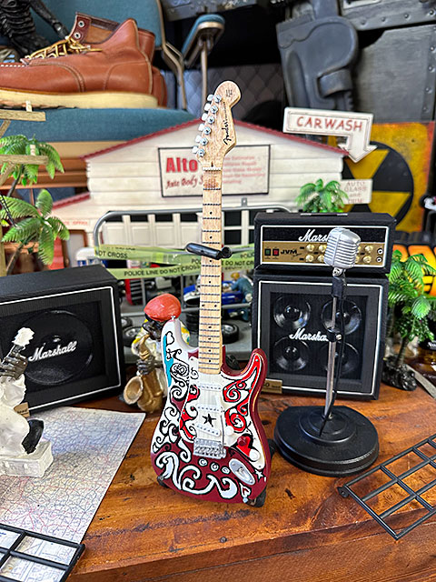 ジミ・ヘンドリックス フェンダー ストラトキャスター サヴィル