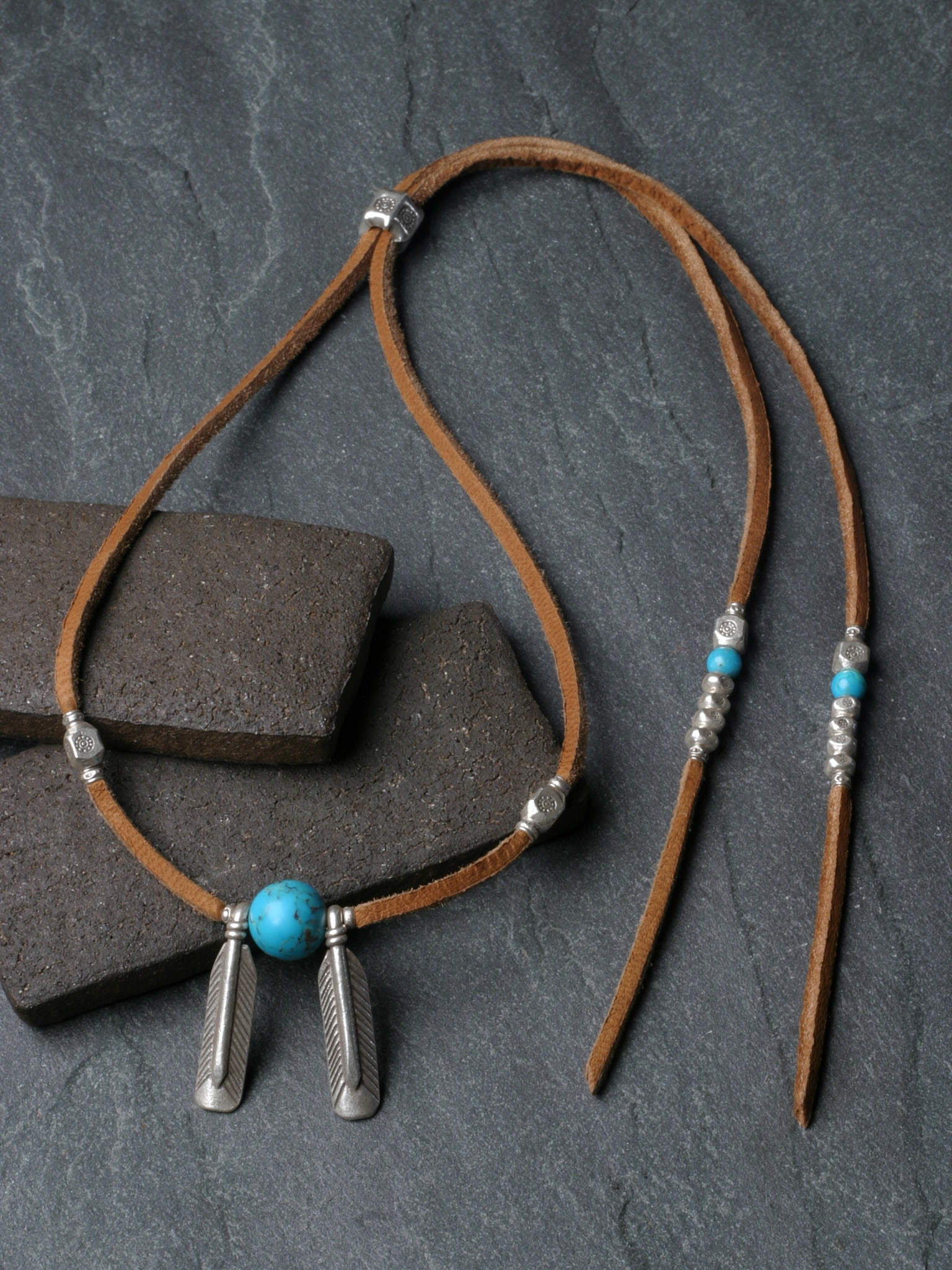 カレン 族 シルバー ビーズ 天然無染色 ターコイズ 12mm玉 鹿革紐