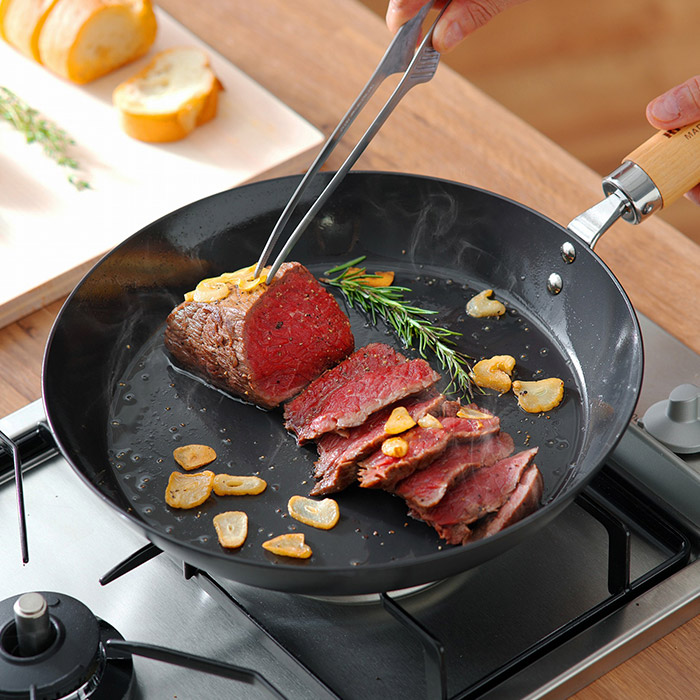 極JAPAN 鉄 フライパン リバーライト 極 JAPAN 厚板 26cm ガス火 IH