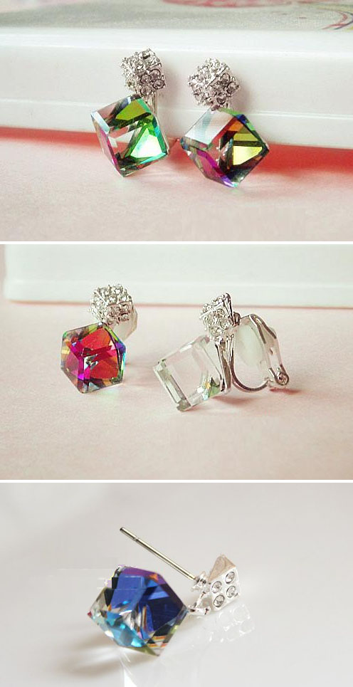 ピアス イヤリング スワロフスキー オーロラクリスタル キューブ