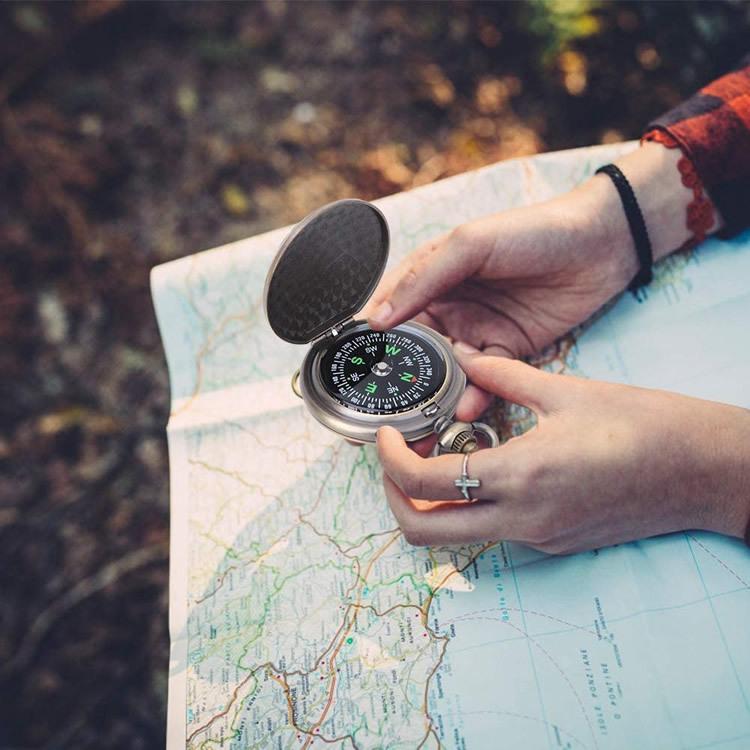 懐中時計式コンパス 方位磁石 懐中時計のデザイン ボタンで蓋開き 生活