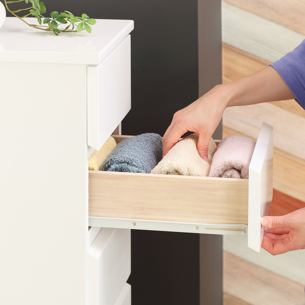 クロシオ スリムチェスト 7段 鏡面仕上げ 幅30cm （ 収納 チェスト