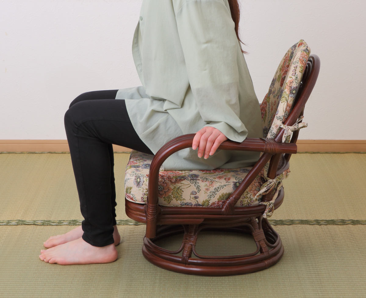 HAGiHARA（萩原） 籐 回転座椅子 座面高26cm 花柄 軽量 ライトブラウン
