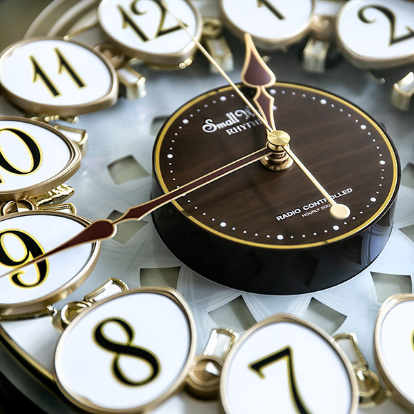 からくり時計 スモールワールドレガロ 電波時計 アナログ 壁掛け 時計