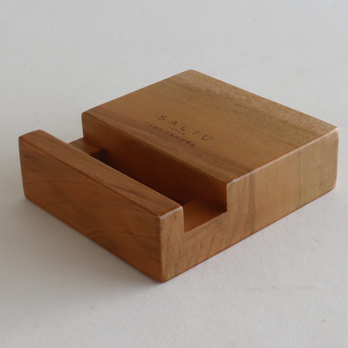 SALIU（サリュウ） まな板立て 山桜 木製 （ ロロ まな板スタンド