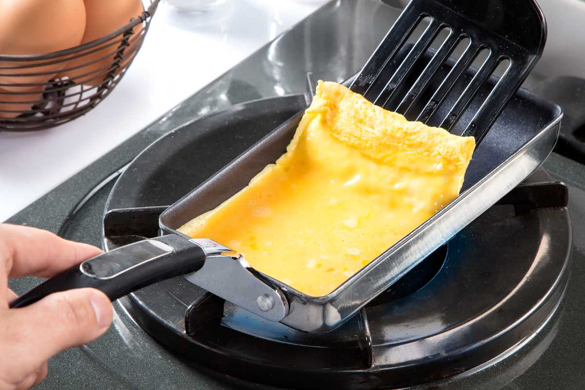 谷口金属工業 卵焼き器 9×18cm IH対応 すべすべスリム ストリール