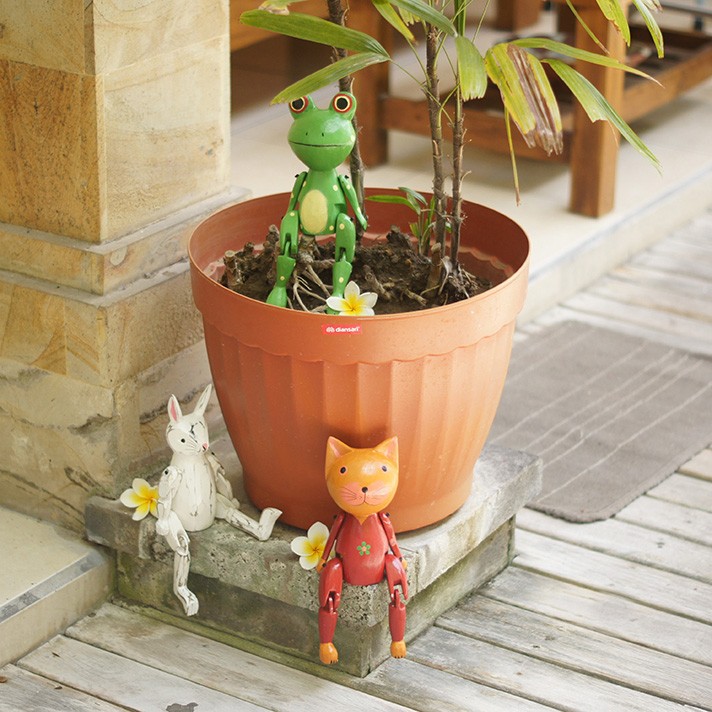 ぶらぶらウッドオブジェ アジアン カエル かえる 蛙 人形 木彫り 置物