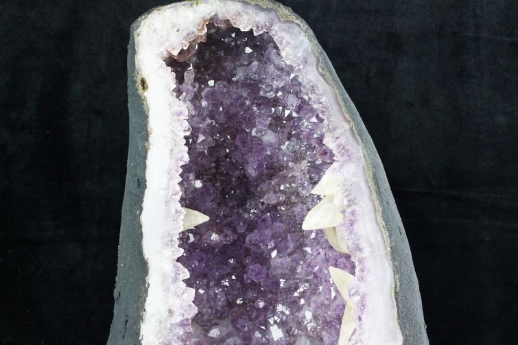 14.7Kg ブラジル産 カルサイトアメジストドーム 同梱不可 [t611-10602]