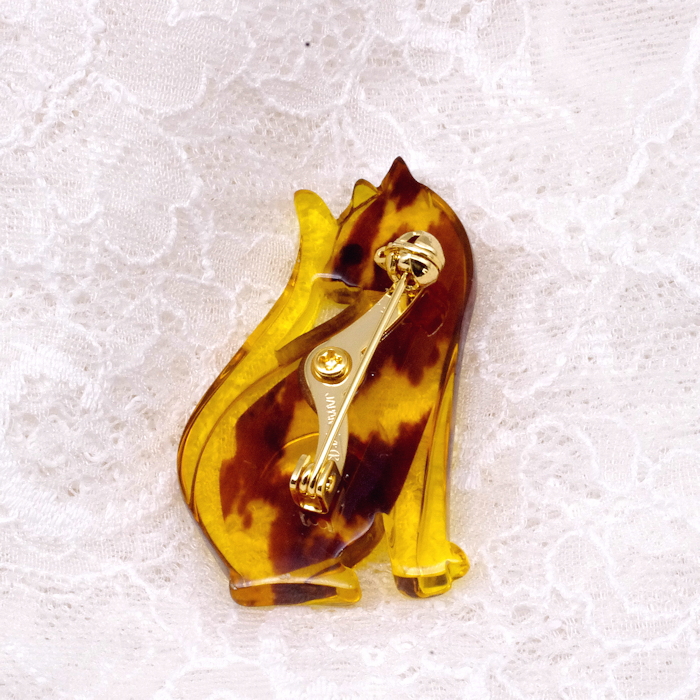 本鼈甲張ブローチ（猫） 張べっ甲 普段使い クロネコゆうパケット配送