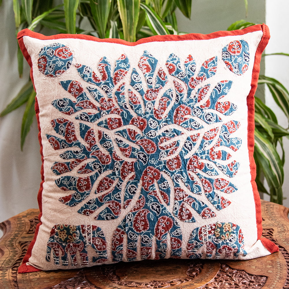 クッションカバー コットン 刺繍 マンダラ アジュラック染め布とバル