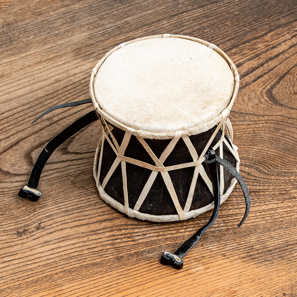 太鼓 ドラム インド 打楽器 ネパールの民族打楽器 ダムルー 民族楽器