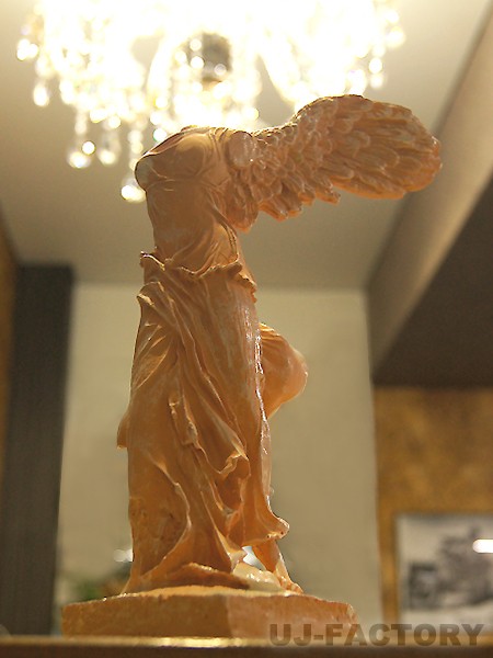 サモトラケのニケ像 (卓上サイズ) 白にエイジング塗装 ホワイト 240mm