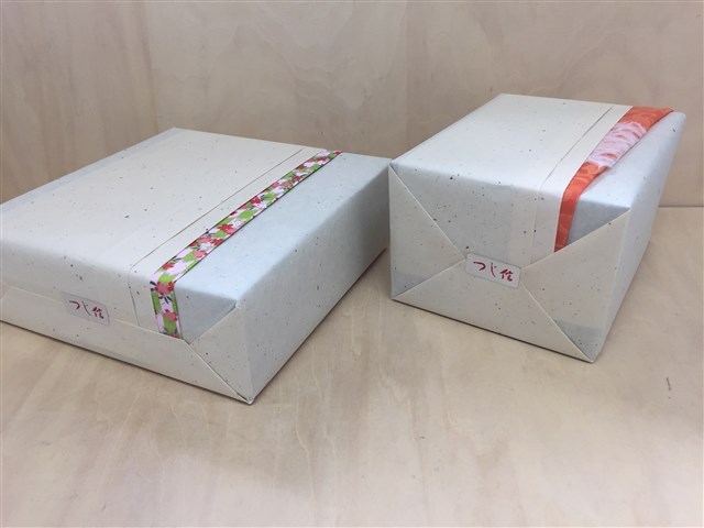 有田焼 李荘窯 玉重 本銀彩槌目内白 珠型三段重 化粧箱付き 食器 銀色