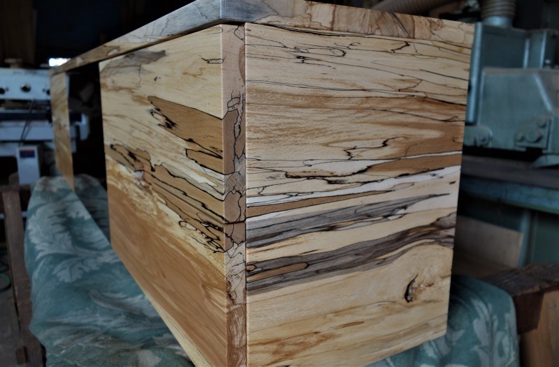 スポルテッド一枚板 テレビボード - 新発田屋 木材倉庫