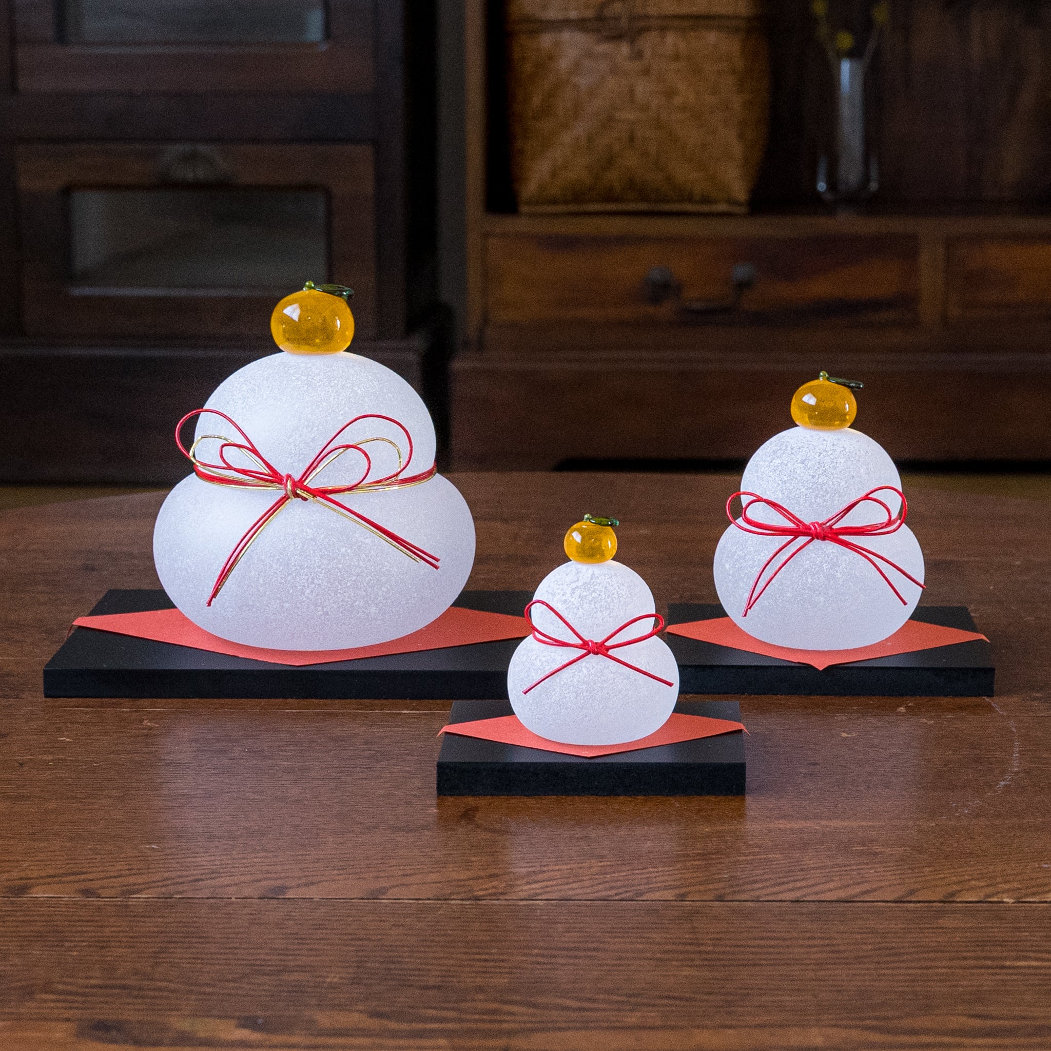 Gokurakuji glass workshop glass kagami mochi medium with black