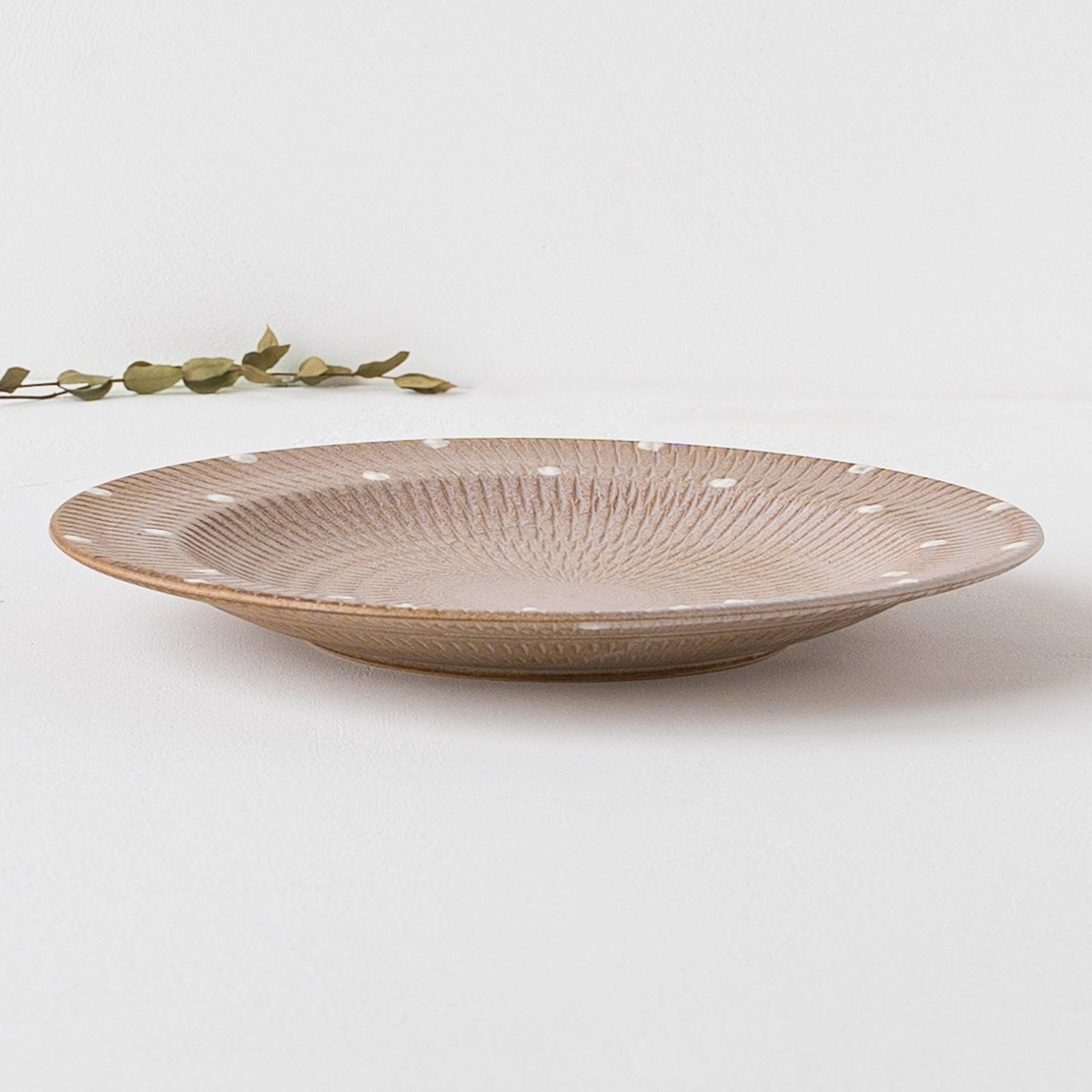 小石原焼 翁明窯元 リム皿 大 ドット マット｜和食器通販 四季折折