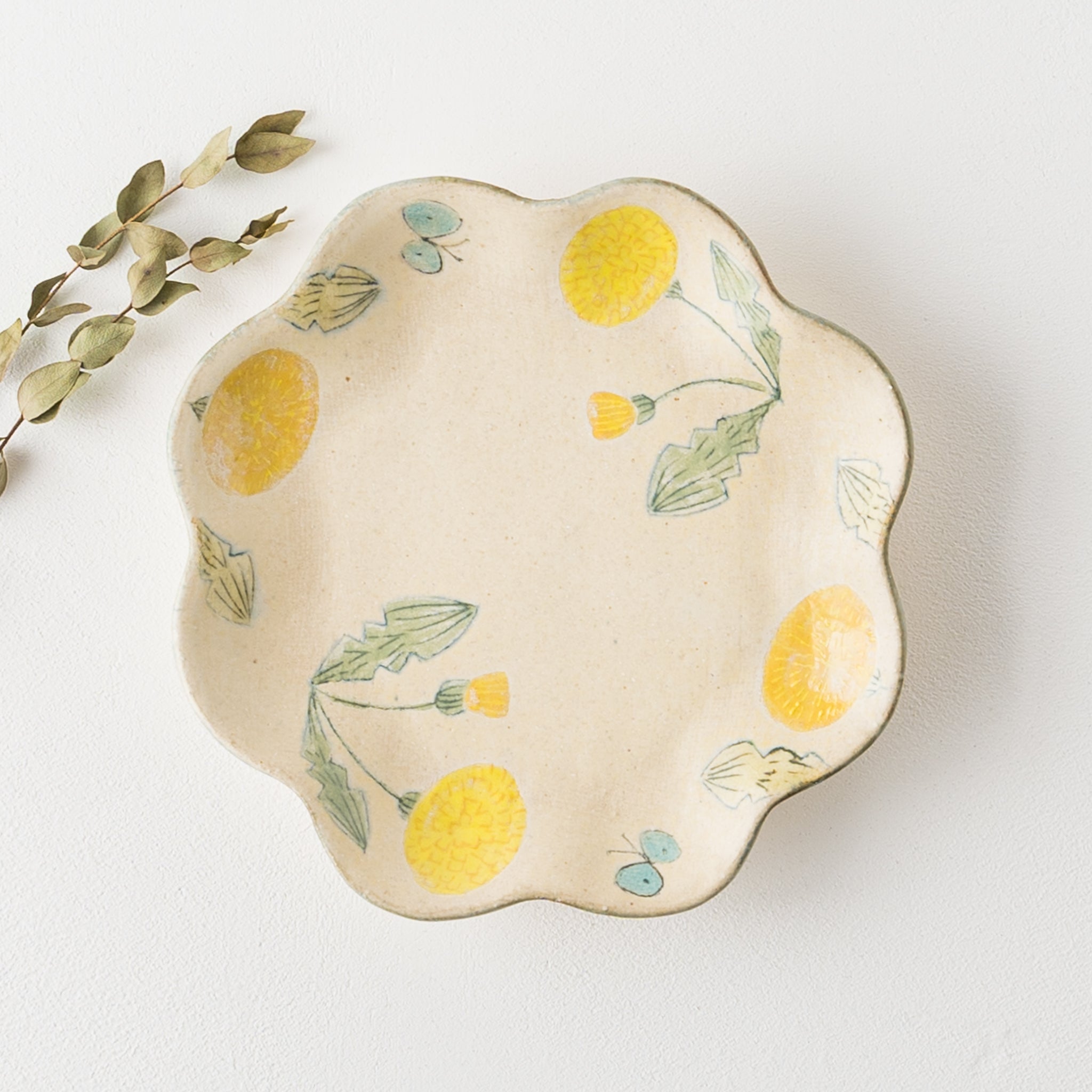 作家 森野奈津子 たんぽぽ 花型皿 中｜和食器通販 四季折折 – 四季折折