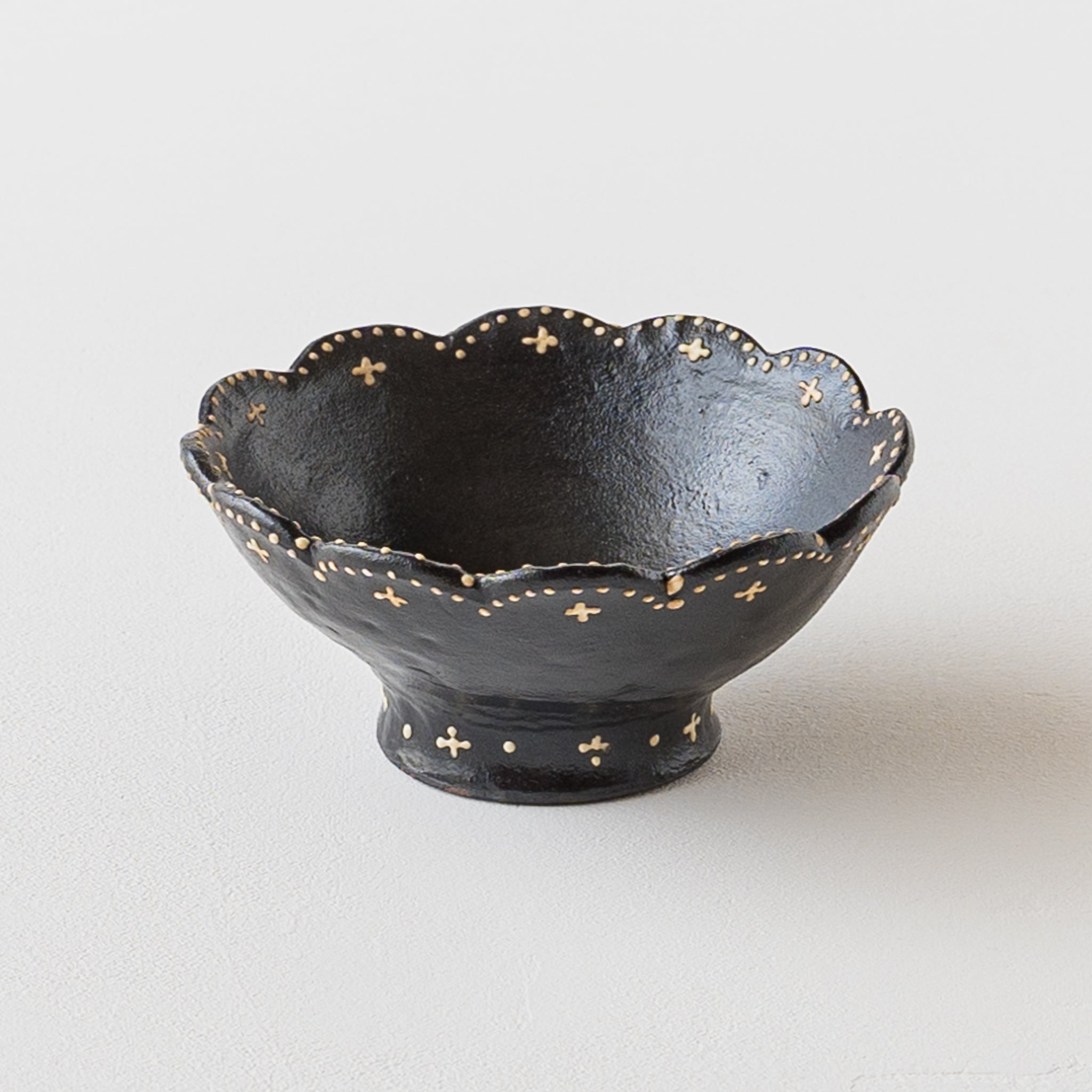 作家 高須愛子 輪花高台鉢｜作家もののうつわ通販 四季折折 – 四季折折