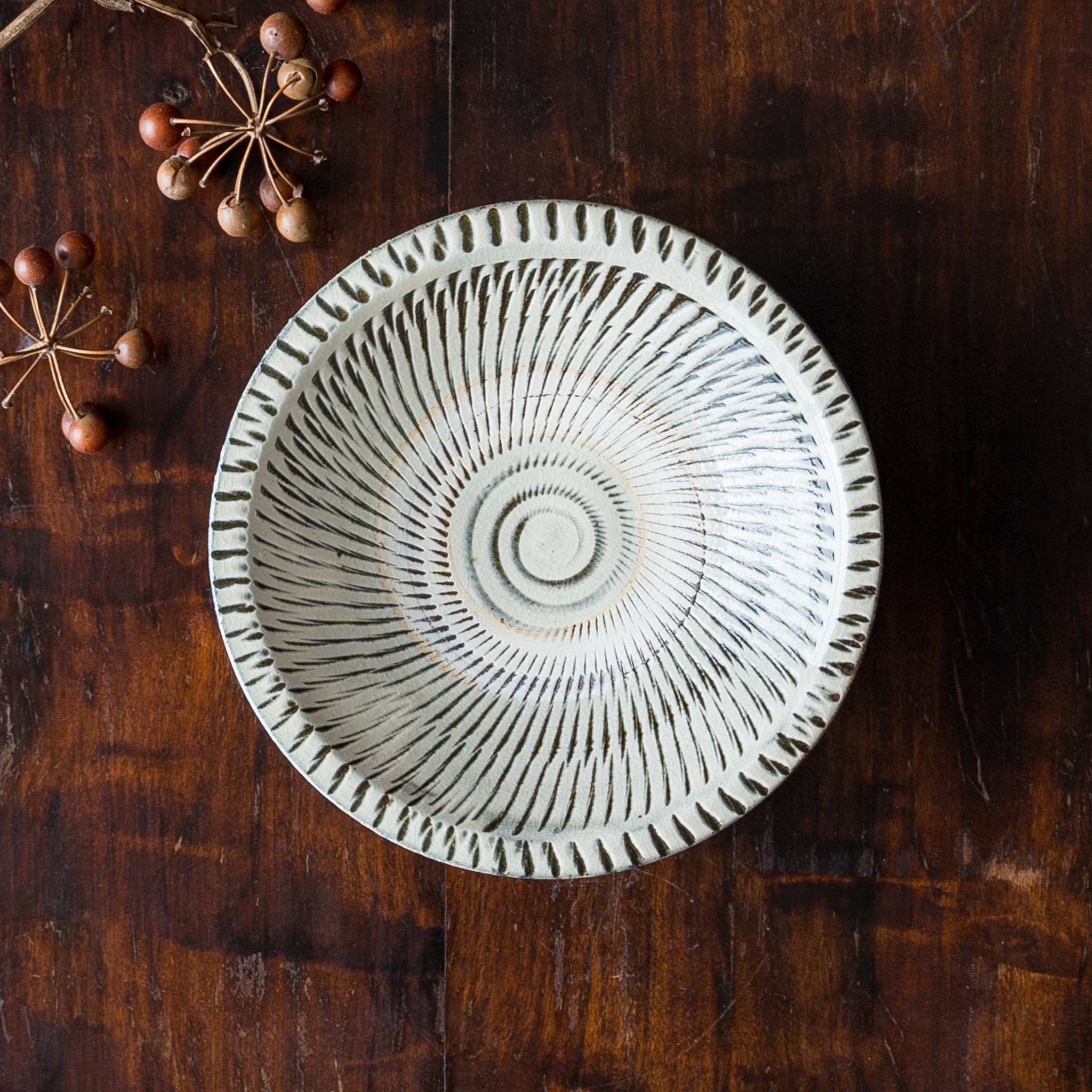 小鹿田焼 坂本庸一窯 4寸皿 飛び鉋 白｜和食器通販 四季折折 – 四季折