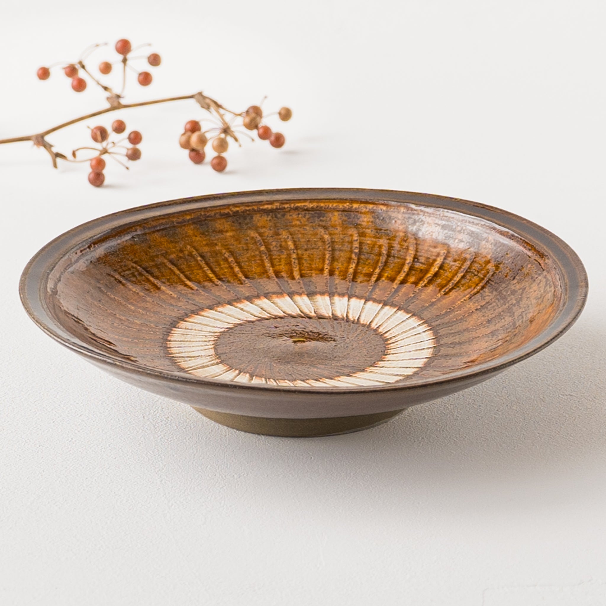 小鹿田焼 坂本庸一窯 7寸皿 刷毛目 飴色｜和食器通販 四季折折 – 四季