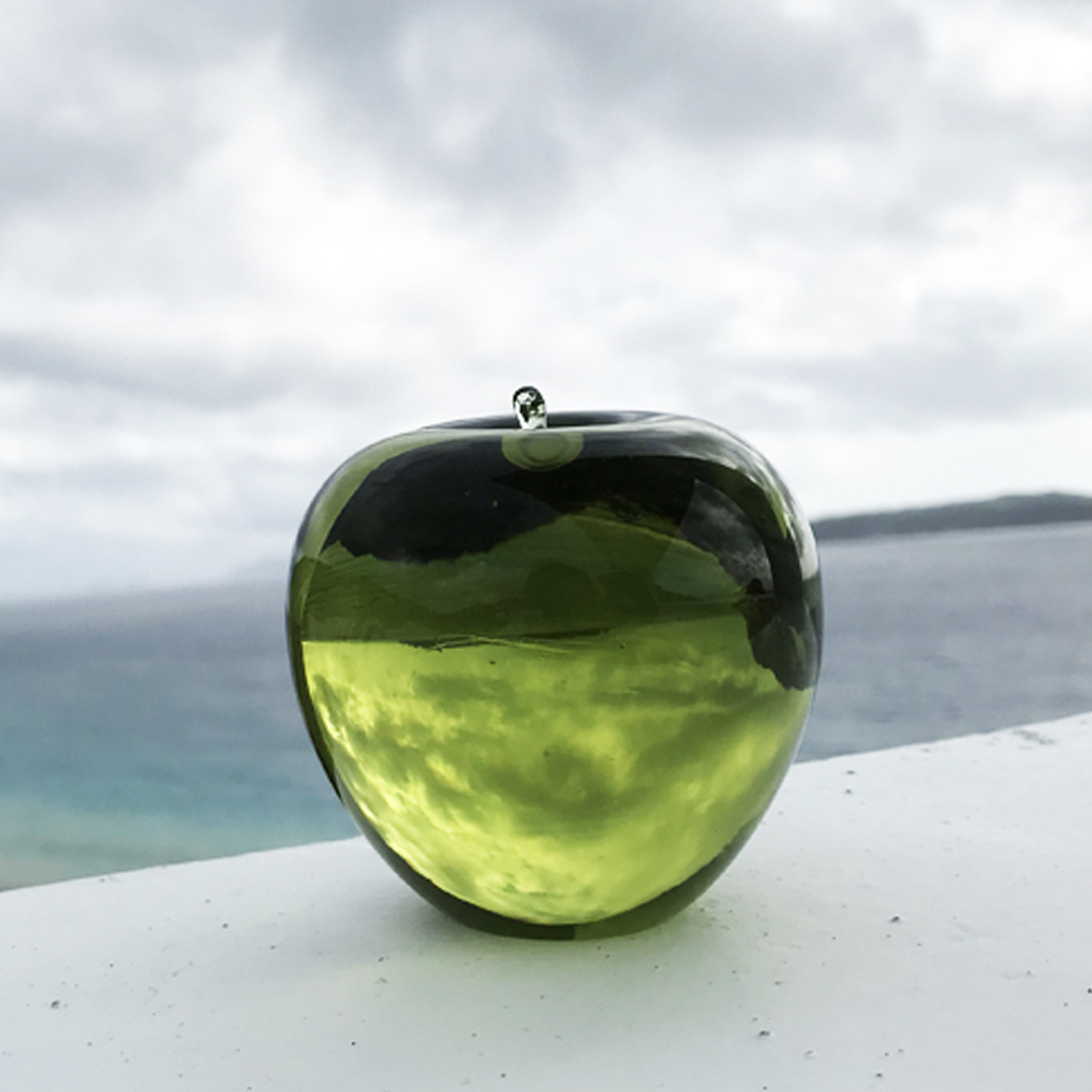 島から探す :: ー新島 :: 【新島ガラス】りんご小 高さ5cm×直径5.5cm