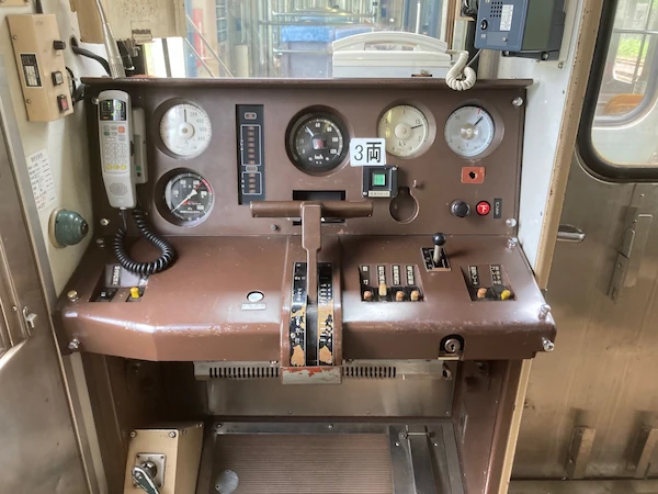 電車のマスコン（主幹制御器）とは？仕組みと役割をわかりやすく解説！